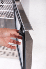 kbs 260 – saladette belegstation mit 2 türen und gn behälter auflage