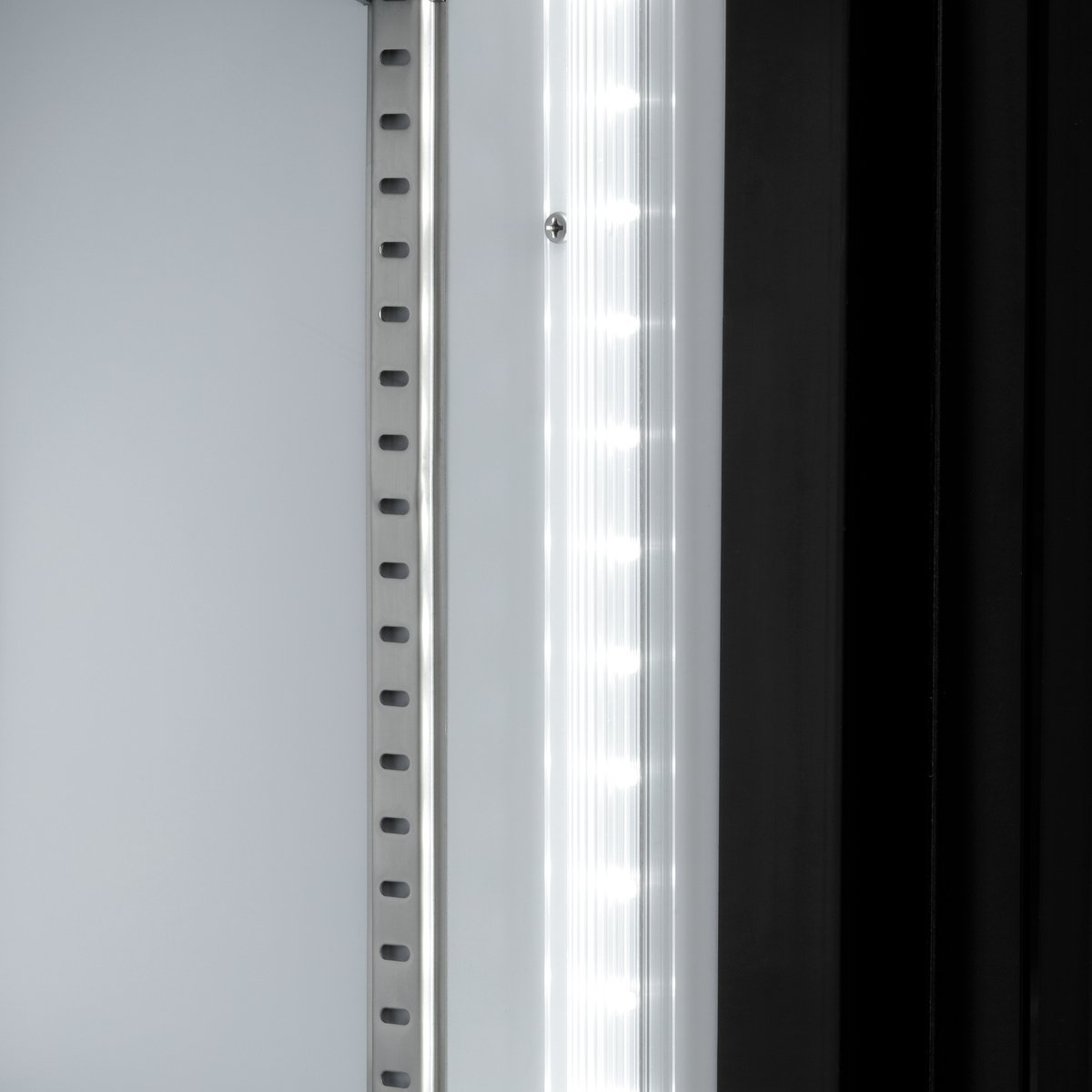 700899V1_6.jpg
